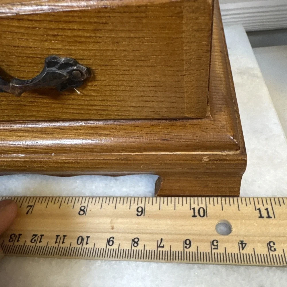 Wooden Flip Top Jewelry / Music Box With Red Felt Lined Interior Toyo Music